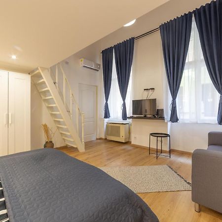 Lovely 1 Bedroom Flat With Central Location Будапеща Екстериор снимка