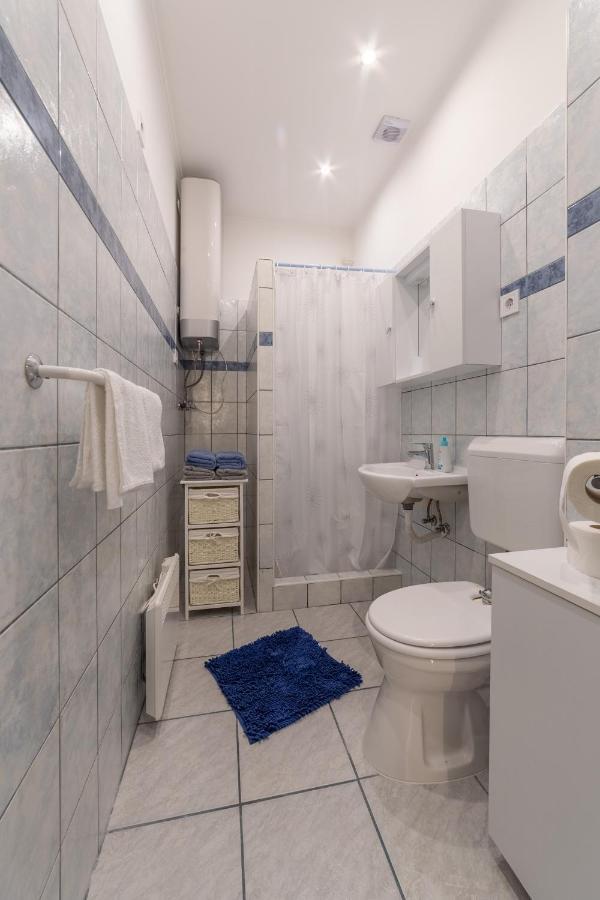 Lovely 1 Bedroom Flat With Central Location Будапеща Екстериор снимка